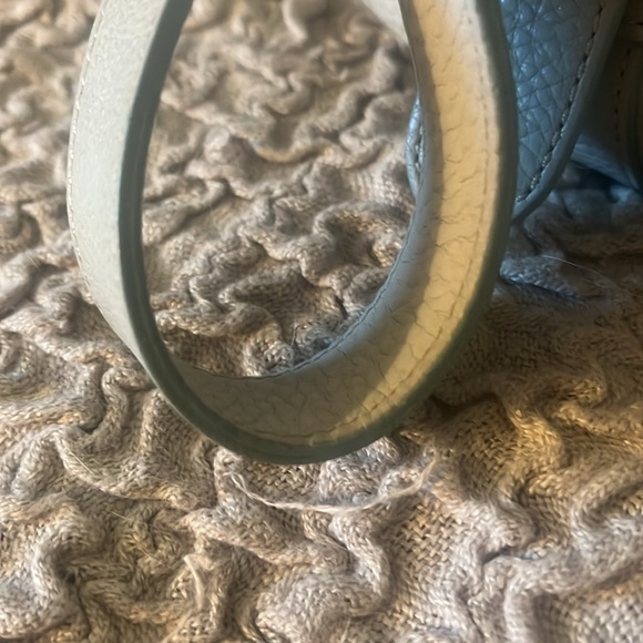 Adorable Dooney & Bourke purse or bag, Genuine leather. - Picture 6 of 7